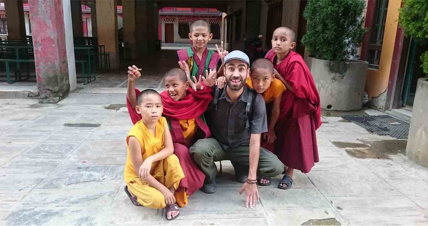 Volunteer comes at VIN for teaching in buddhist monastery project